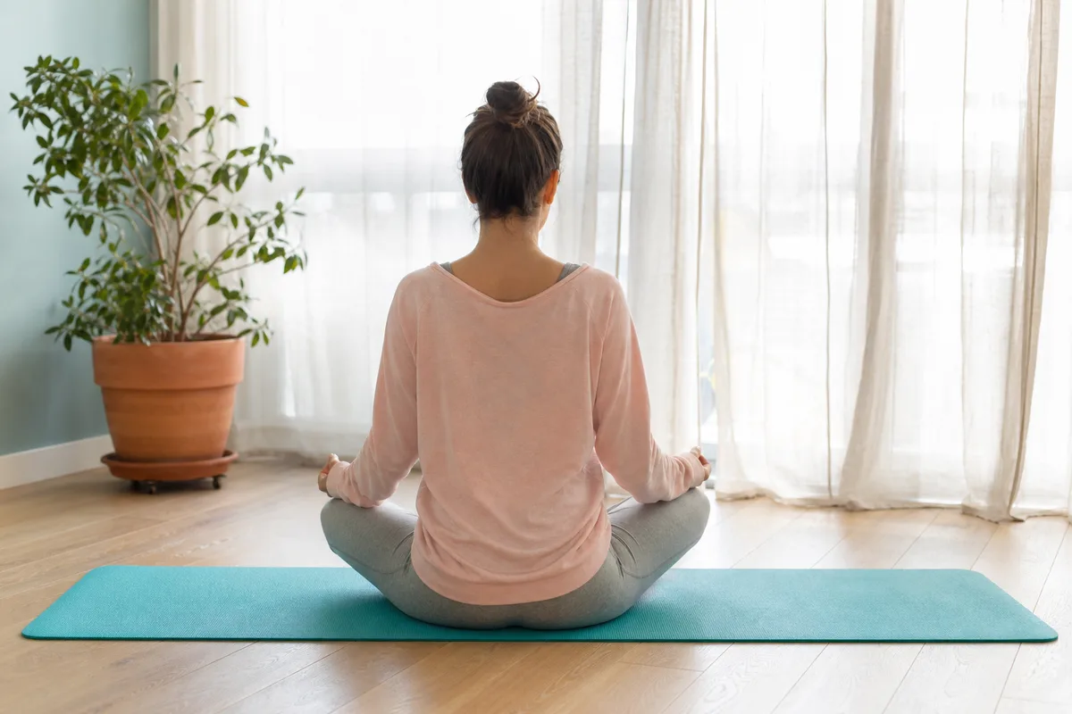 Yoga anti stress : calmer le stress chronique durablement